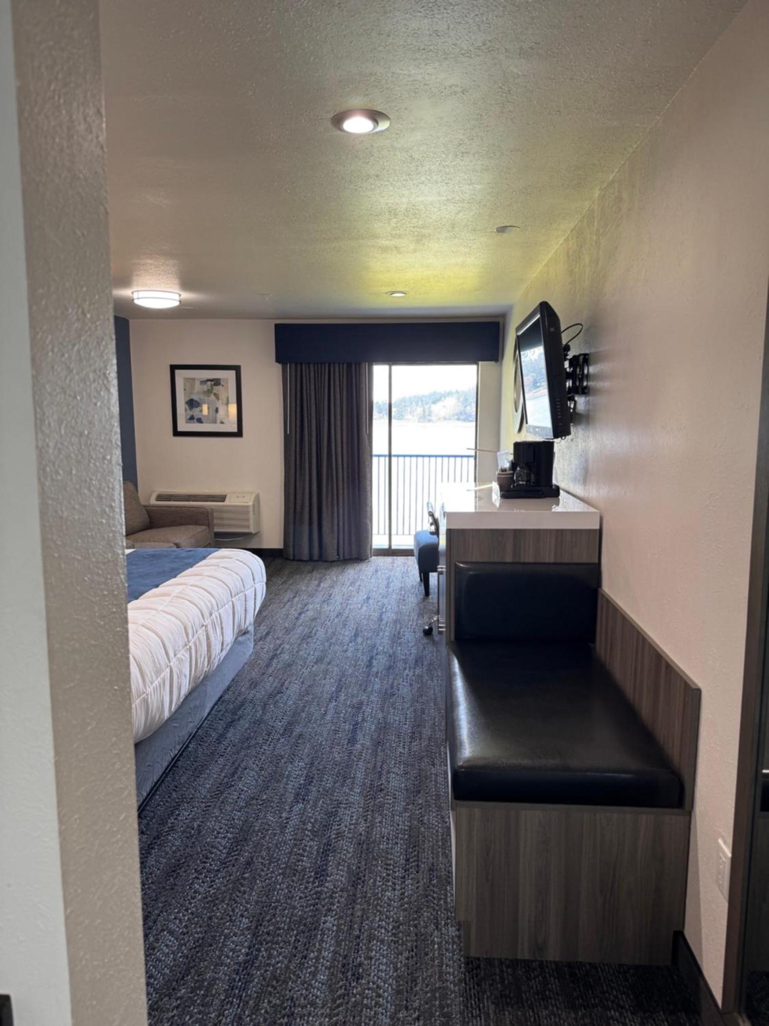 ברמרטון Oyster Bay Inn & Suites מראה חיצוני תמונה