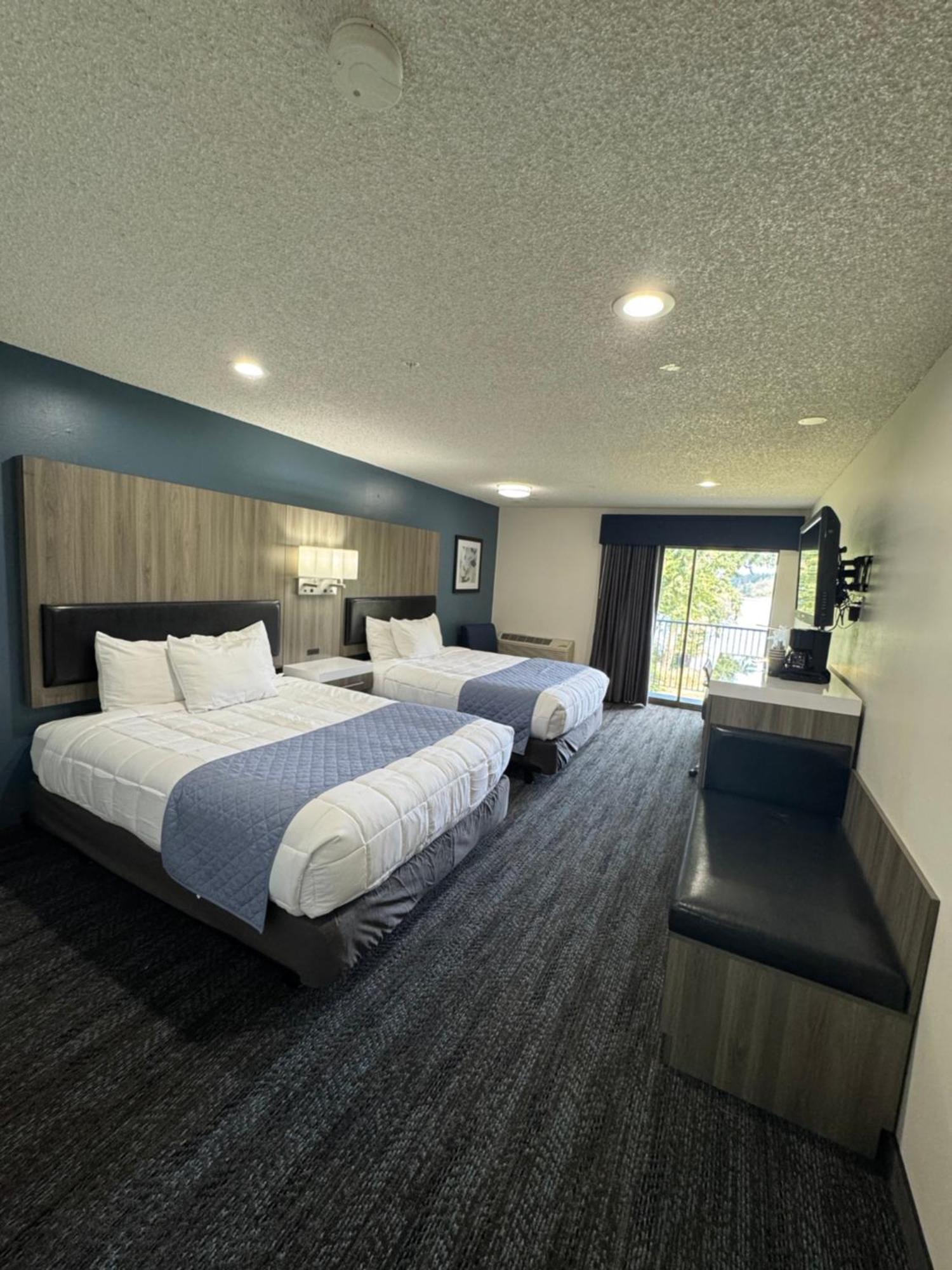 ברמרטון Oyster Bay Inn & Suites מראה חיצוני תמונה